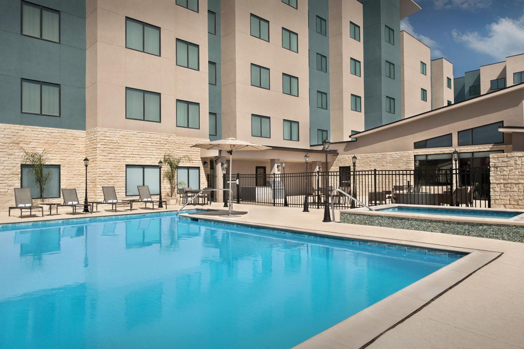 Hotel By Marriott Island