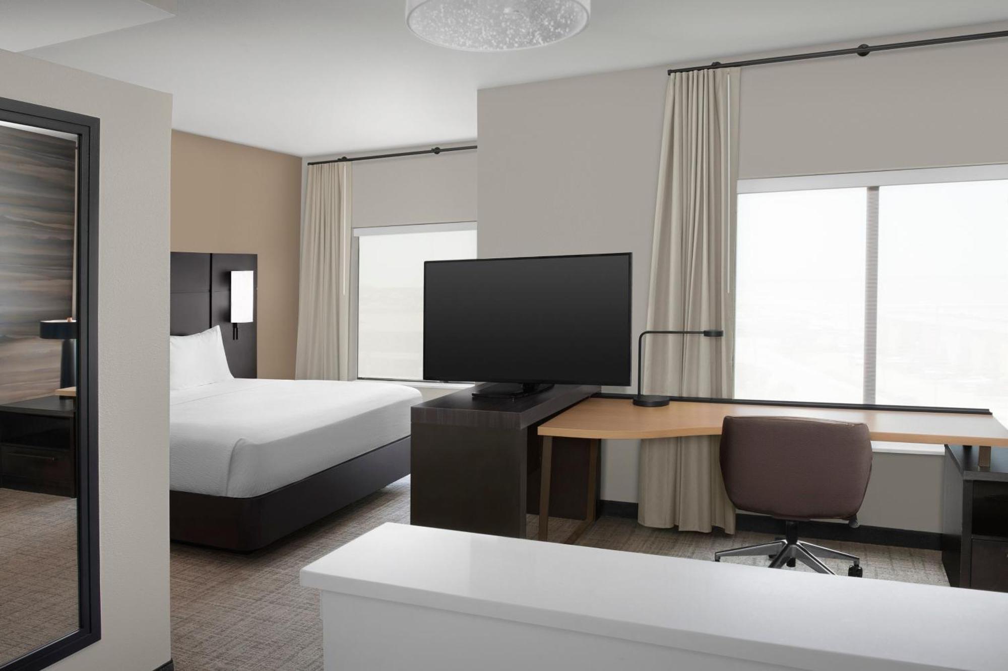 By Marriott Island Hotel